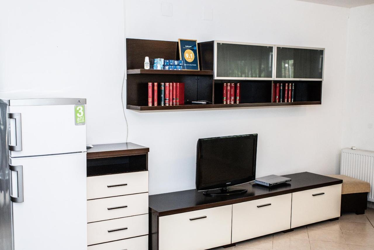 Club Onix Apartments เนพทุน ภายนอก รูปภาพ