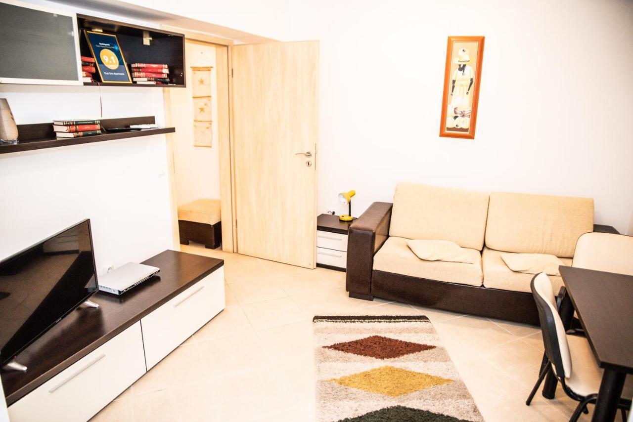 Club Onix Apartments เนพทุน ภายนอก รูปภาพ