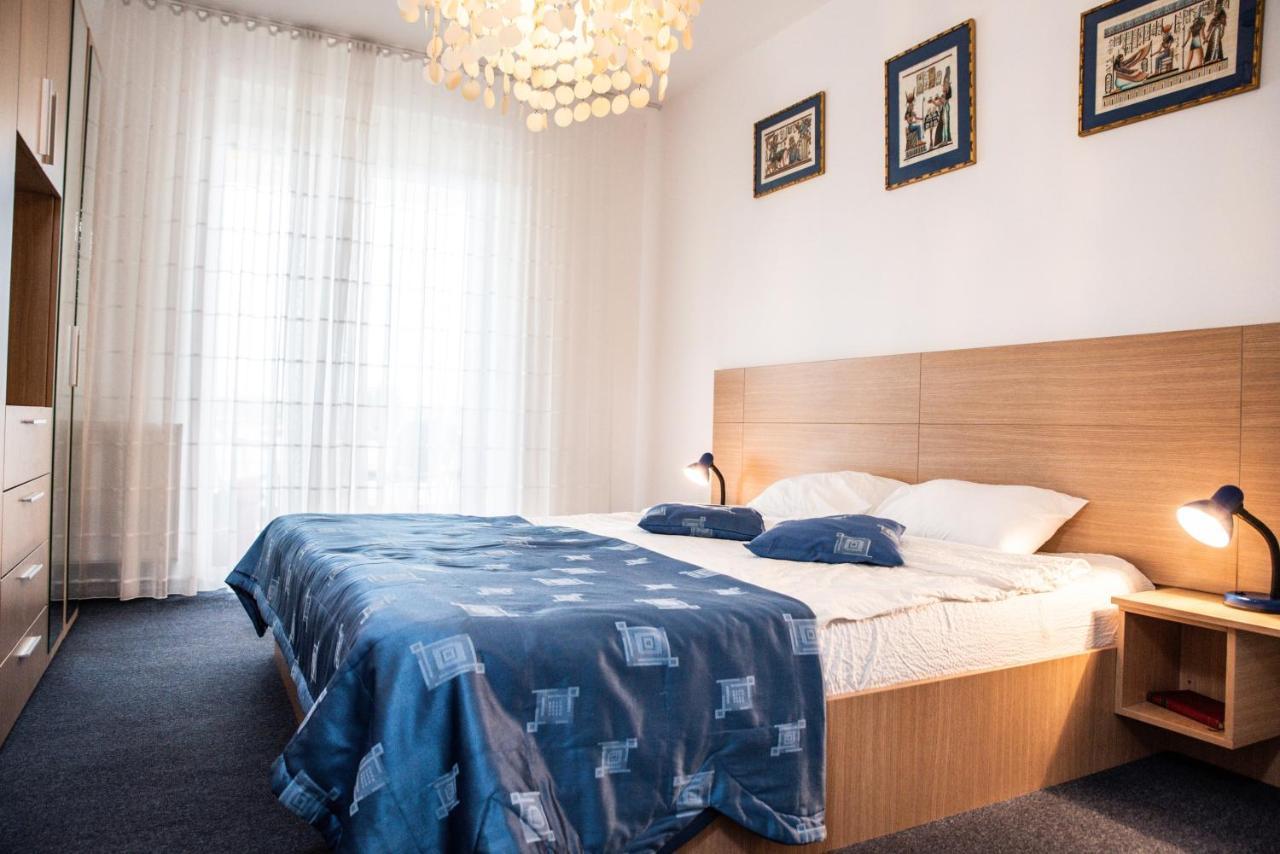 Club Onix Apartments เนพทุน ภายนอก รูปภาพ