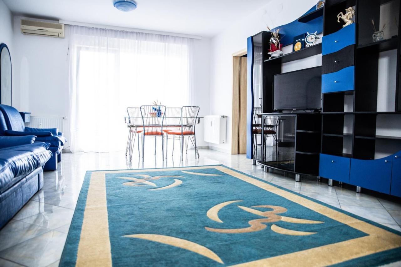 Club Onix Apartments เนพทุน ภายนอก รูปภาพ