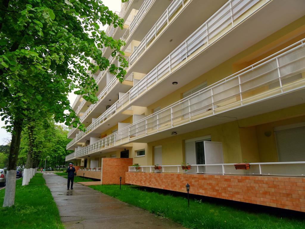 Club Onix Apartments เนพทุน ภายนอก รูปภาพ