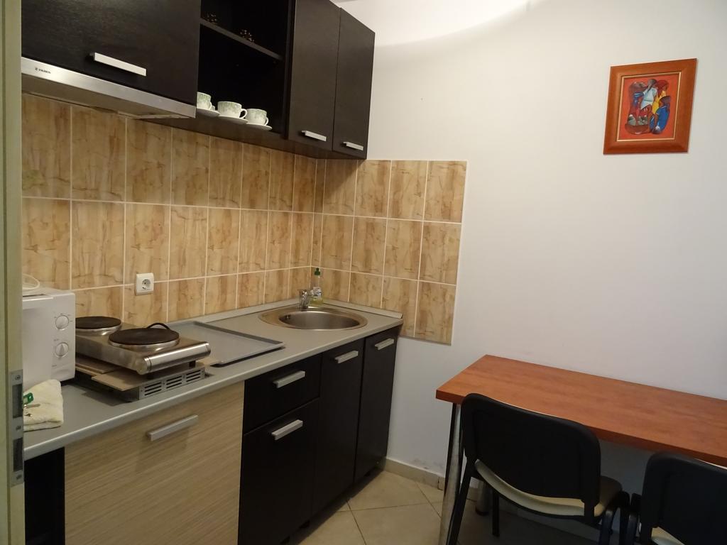 Club Onix Apartments เนพทุน ภายนอก รูปภาพ
